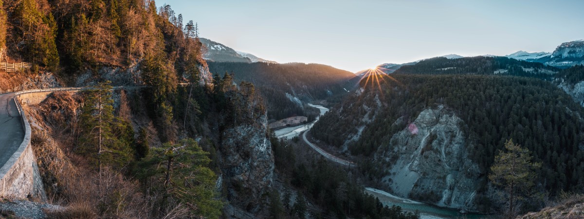 Sonnenuntergang in der Rheinschlucht