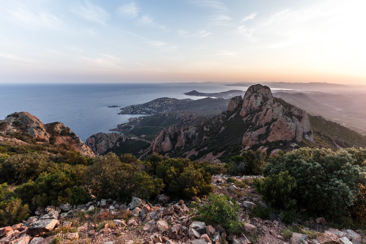 Sonnenuntergang auf dem Pic du Cap Roux im Esterel-Massiv