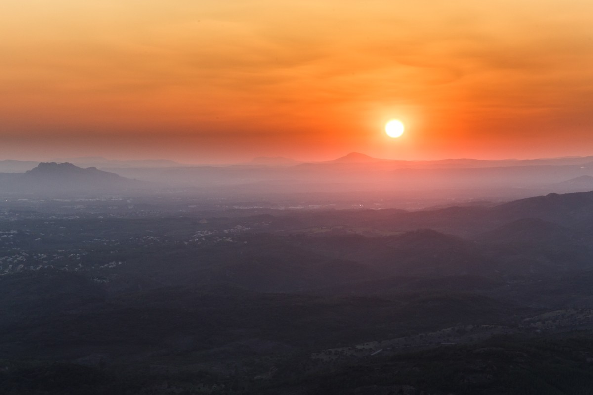 Sonnenuntergang auf dem Pic du Cap Roux im Esterel-Massiv
