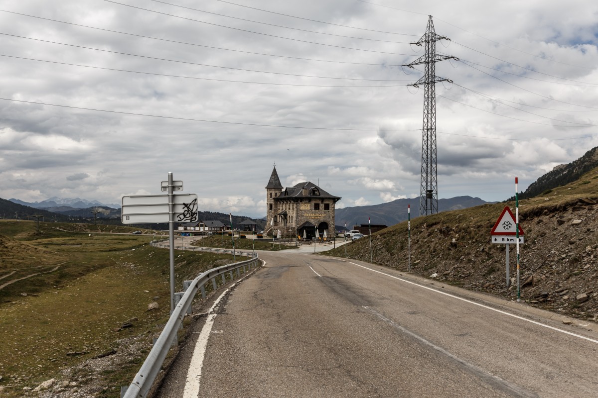 Straße zum Port de la Bonaigua in den Pyrenäen