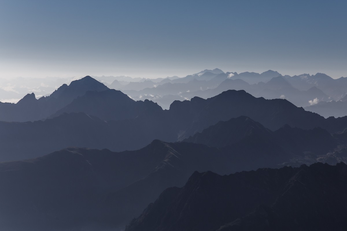 Panorama vom Pic du Midi auf die Pyrenäen