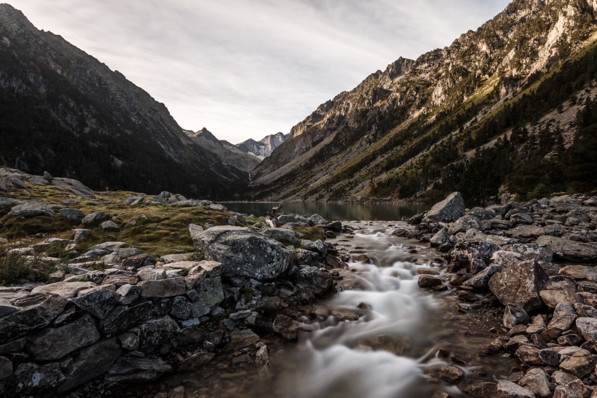 Sonnenaufgang am Lac de Gaube in den Pyrenäen