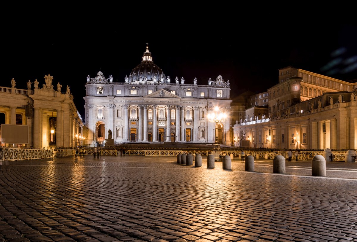 Petersplatz und Petersdom in Rom