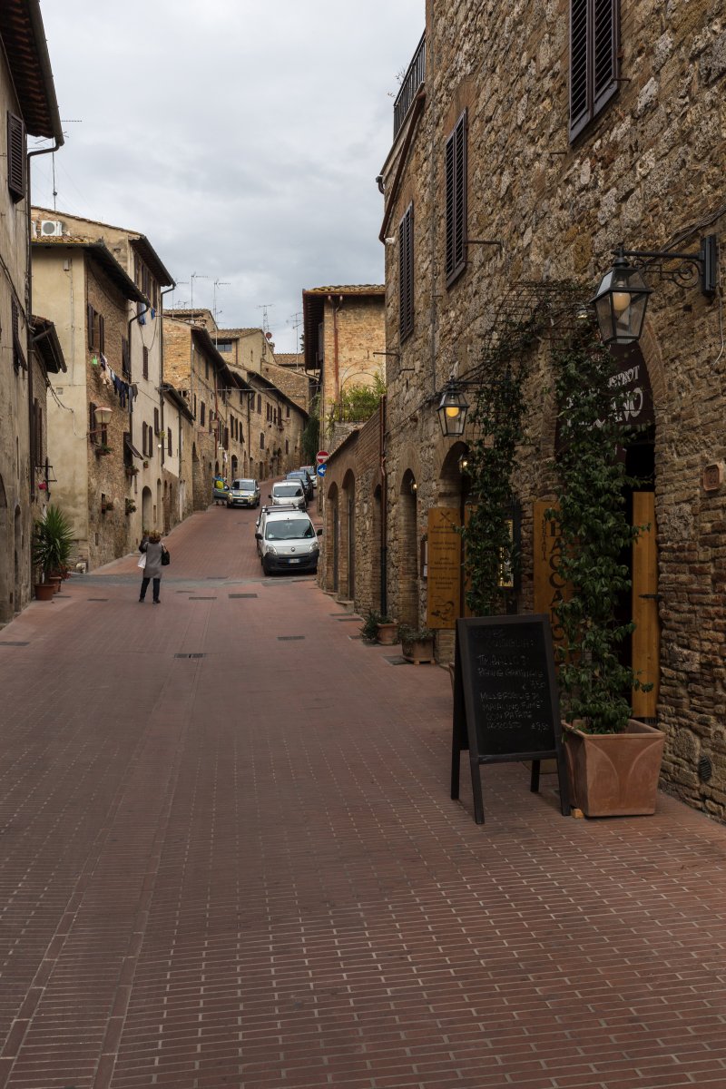 Gasse in San Gimignano in der Toskana