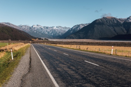 Straße durch den Arthur's Pass National Park
