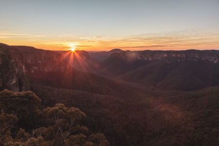 Sonnenaufgang am Govettes Leap Lookout im Blue Mountains National Park