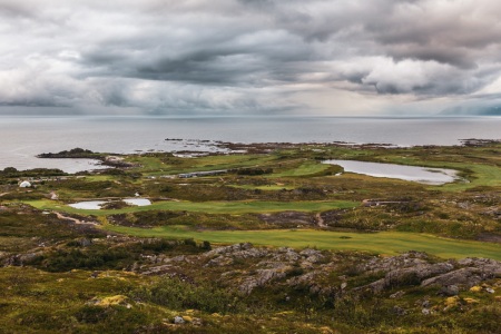 Ausblick vom Hoven auf die Insel Gimsøya (Lofoten)