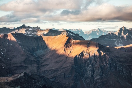 Sonnenuntergang in den Tiroler Alpen