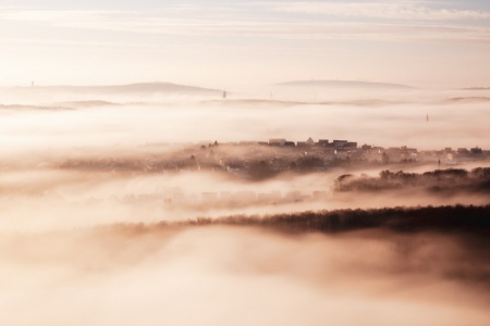 Sonnenaufgang an der Bergehalde Göttelborn im Saarland