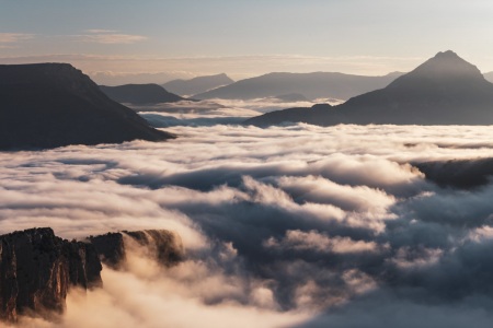 Sonnenaufgang über den Gorges du Verdon mit Nebelmeer