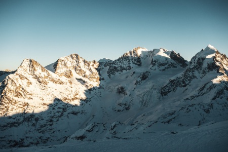 Sonnenuntergang an der Berninagruppe im Engadin