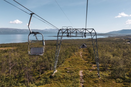 Historische Sesselbahn Nuolja in Abisko, Nordschweden