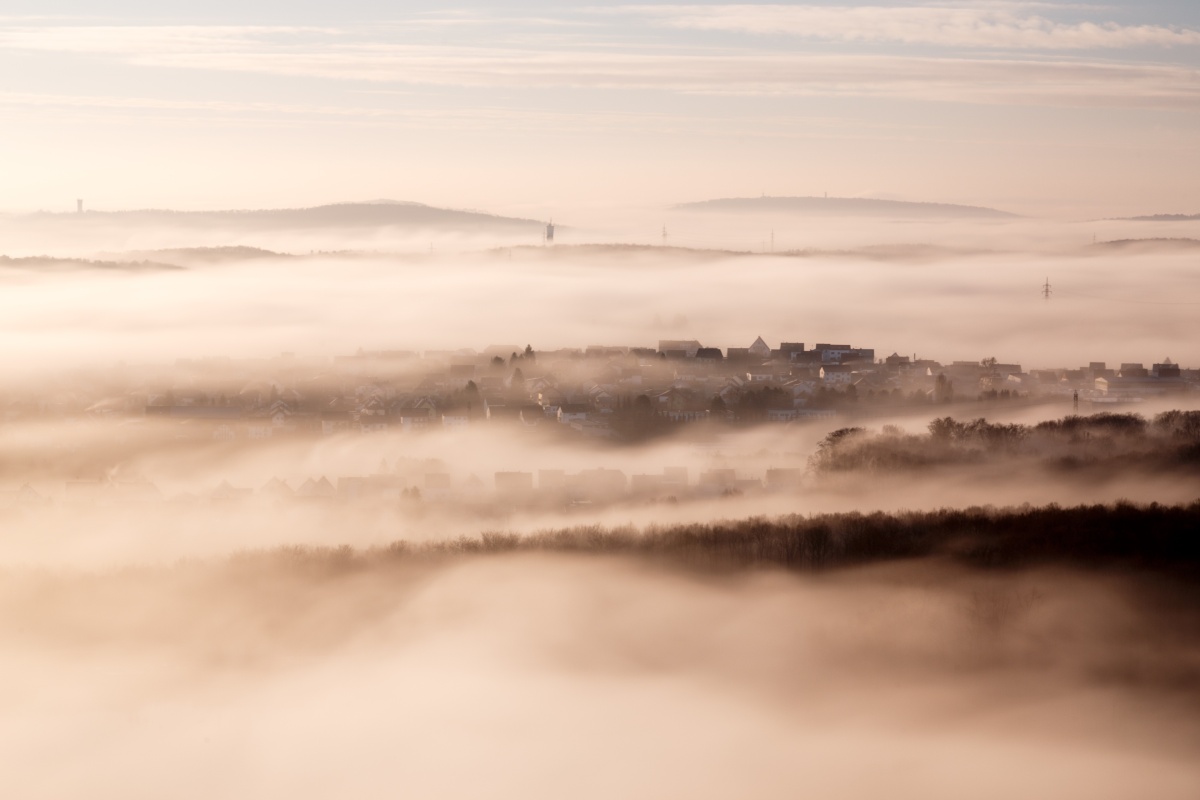 Sonnenaufgang an der Bergehalde Göttelborn im Saarland