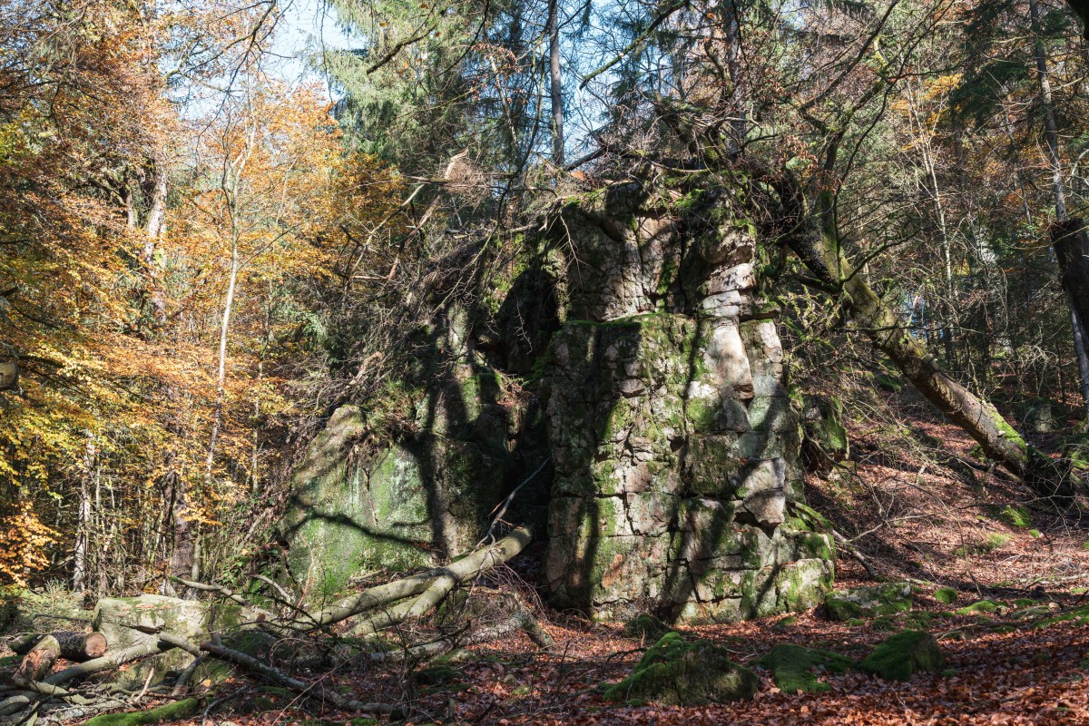 Iltisfelsen bei Weiskirchen im Herbst