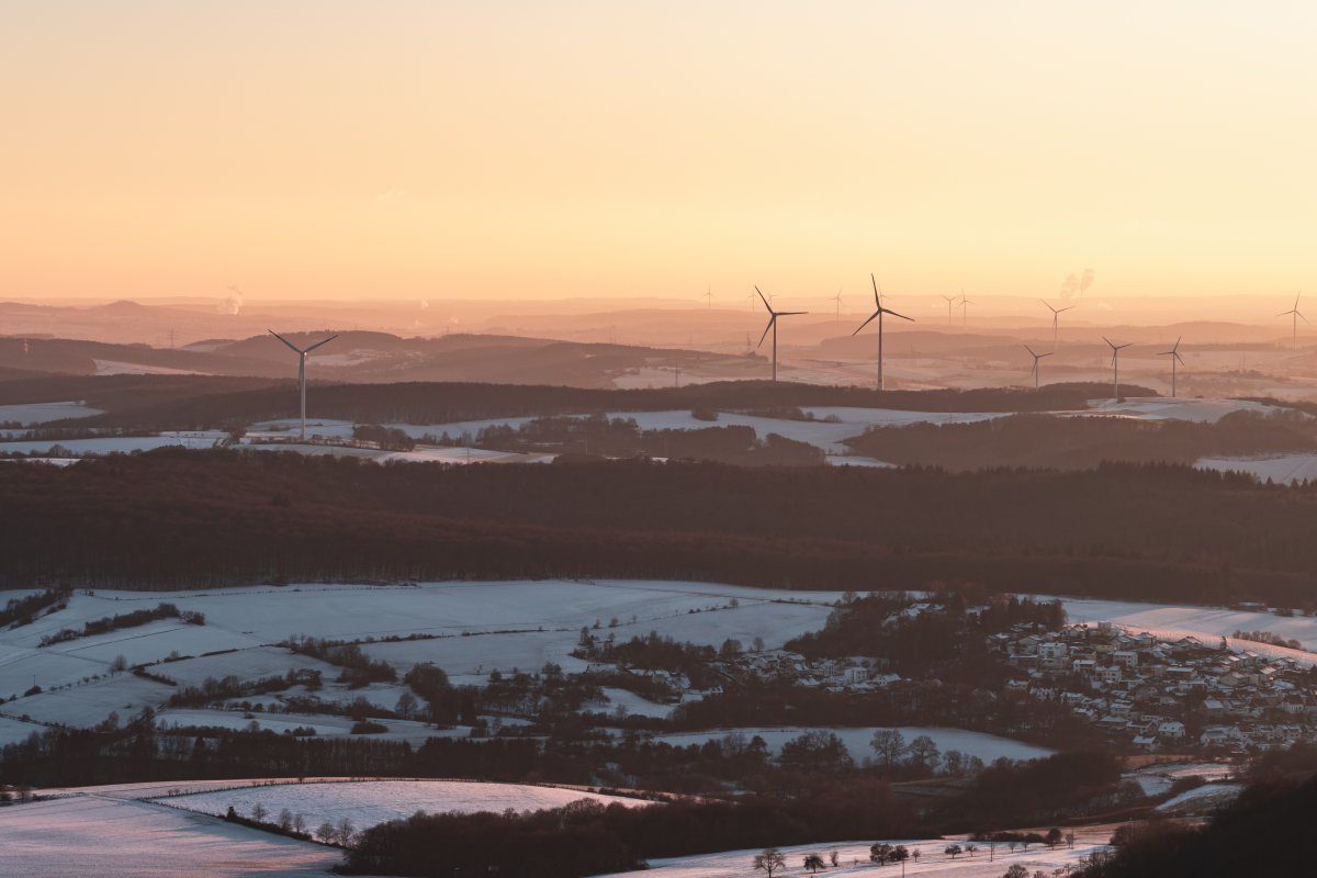 Sonnenuntergang am Schaumberg im Winter mit Schnee