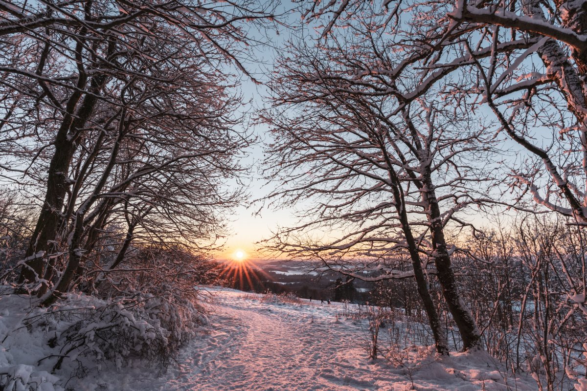 Sonnenuntergang am Schaumberg im Winter mit Schnee