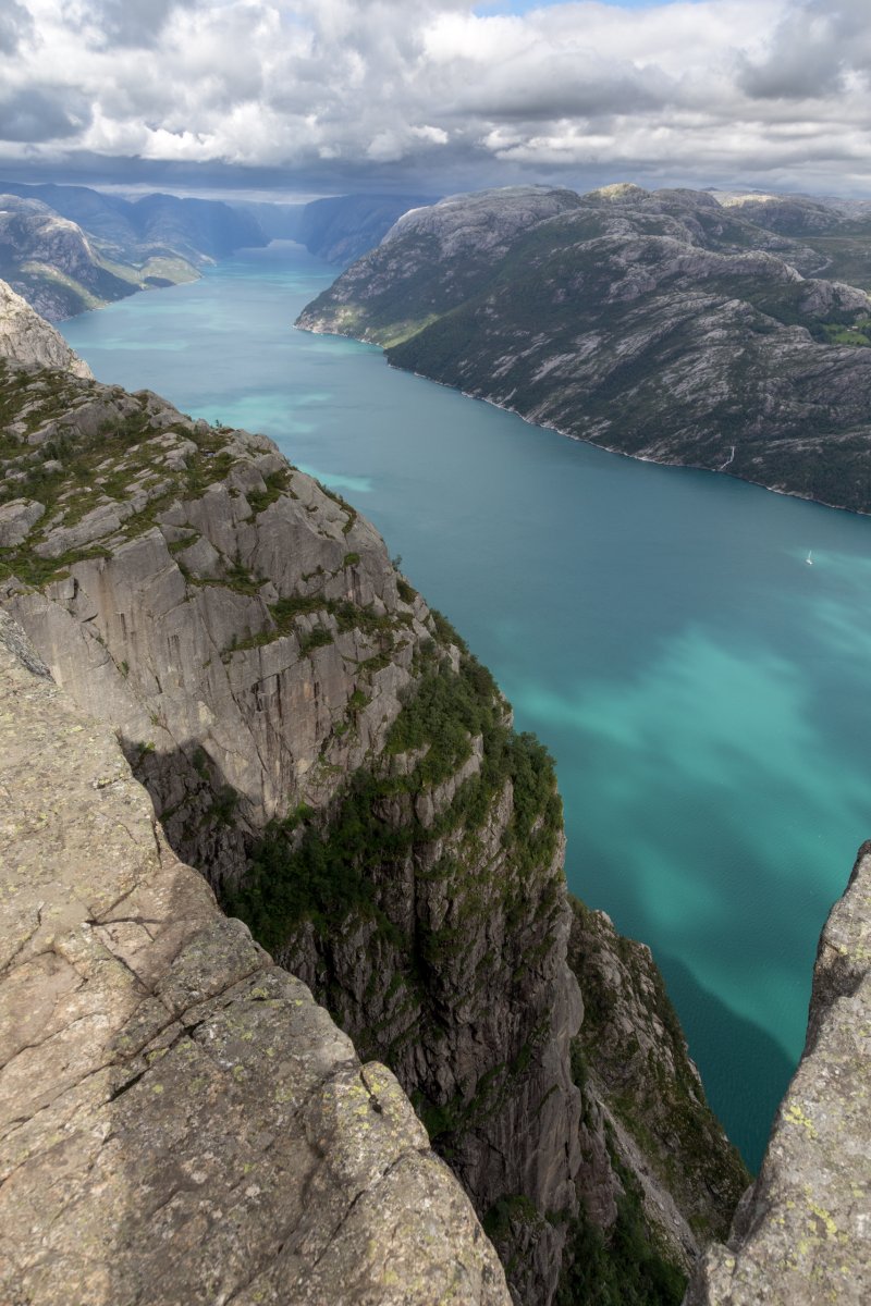 Ausblick vom Preikestolen auf den Lysefjord