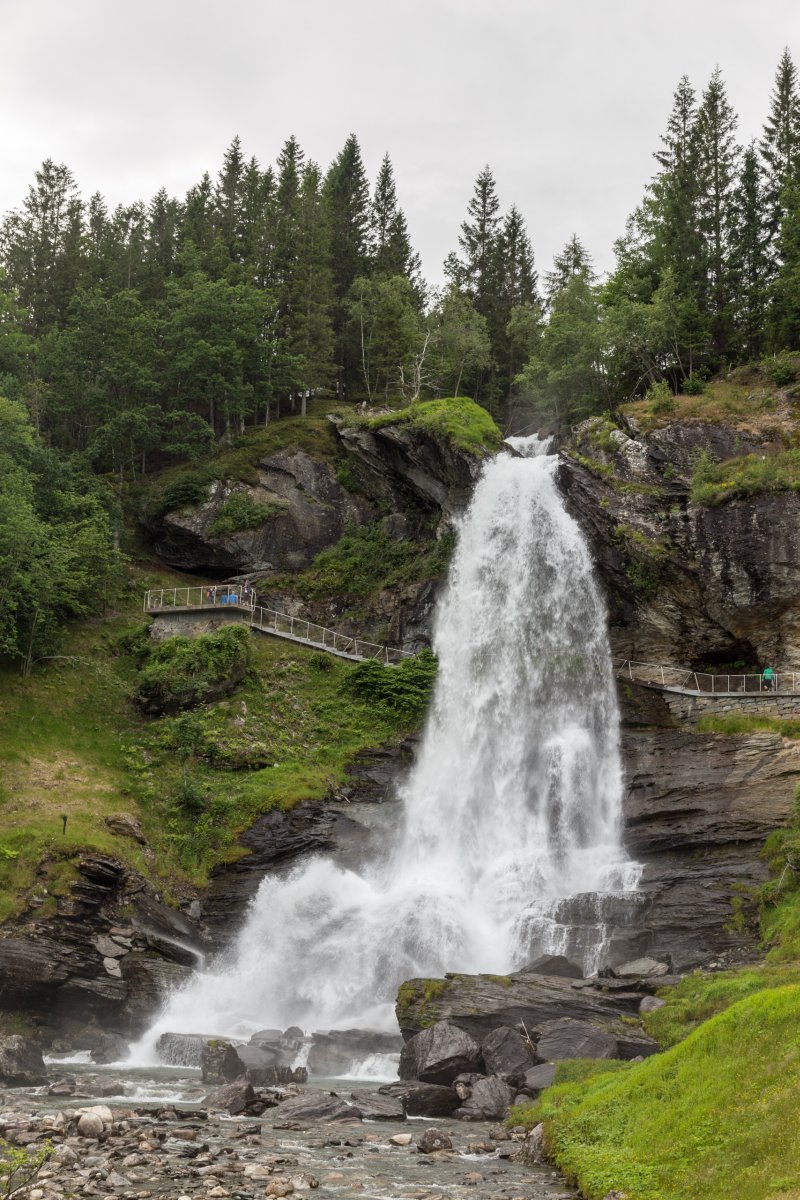 Steindalsfossen auf dem Weg nach Bergen