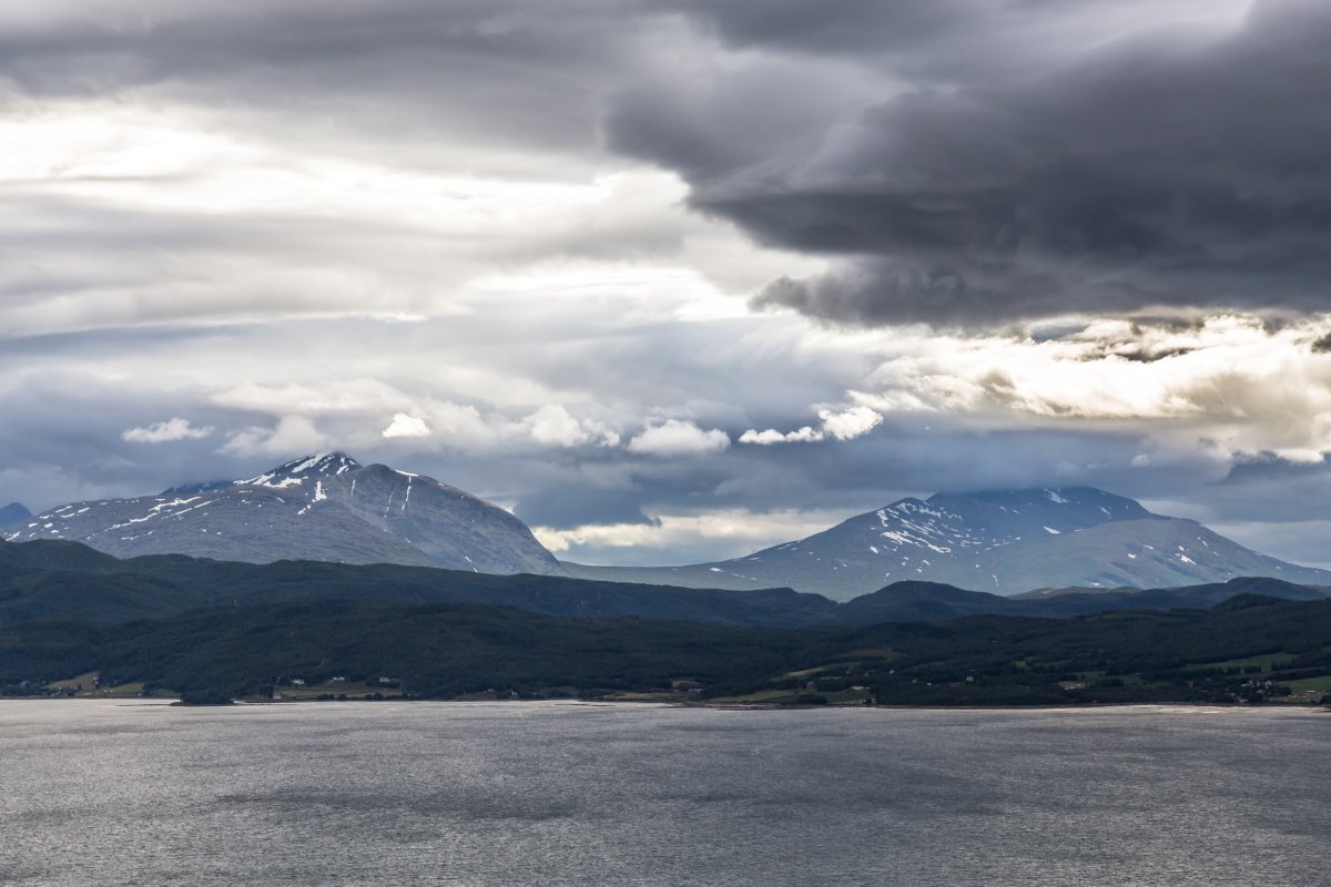 Norwegische Landschaft auf dem Weg nach Tromsø