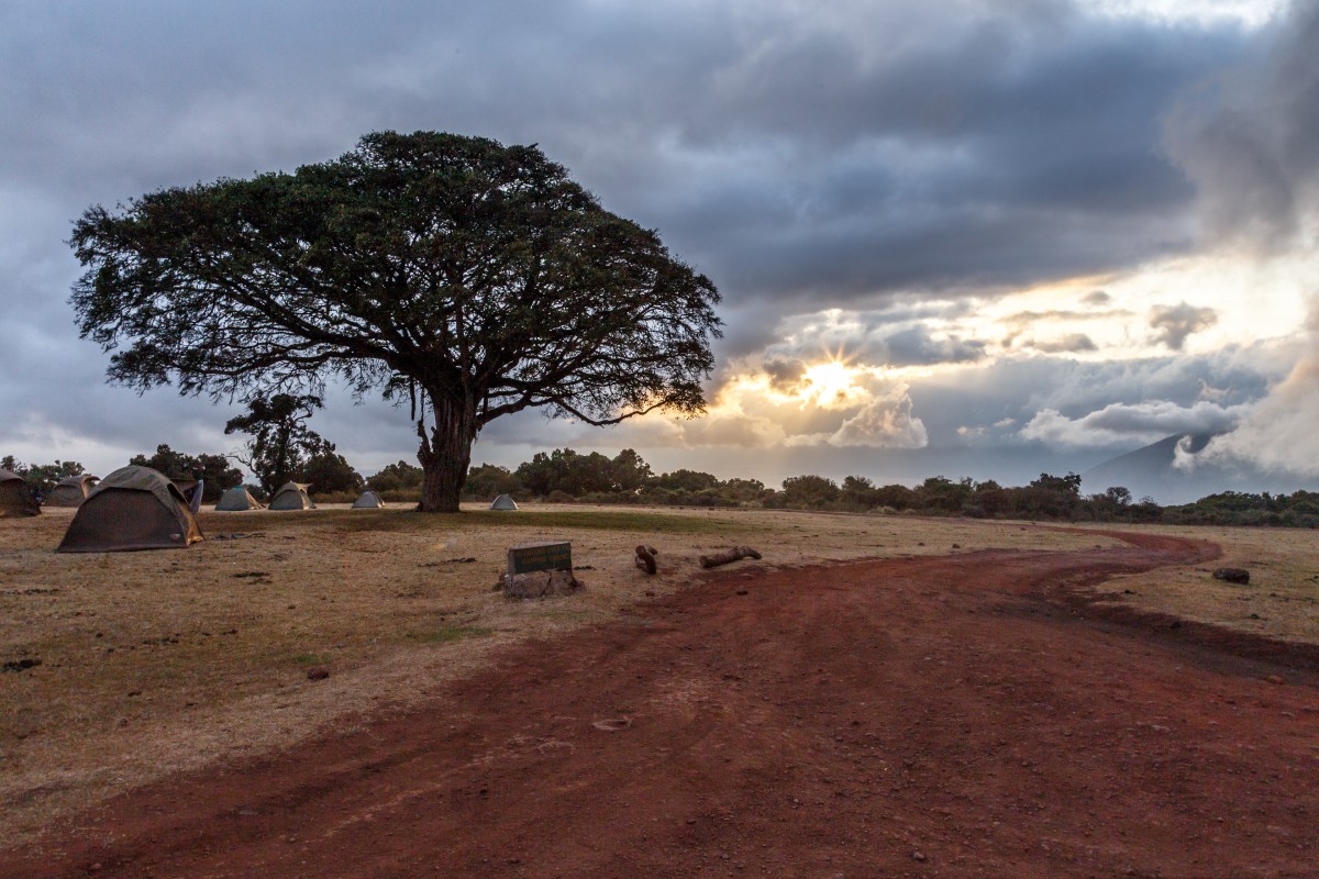 Sonnenaufgang über dem Ngorongoro-Krater