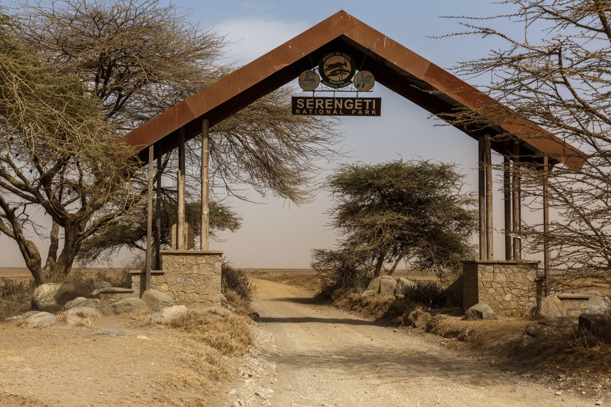 Eingang in den Serengeti National Park