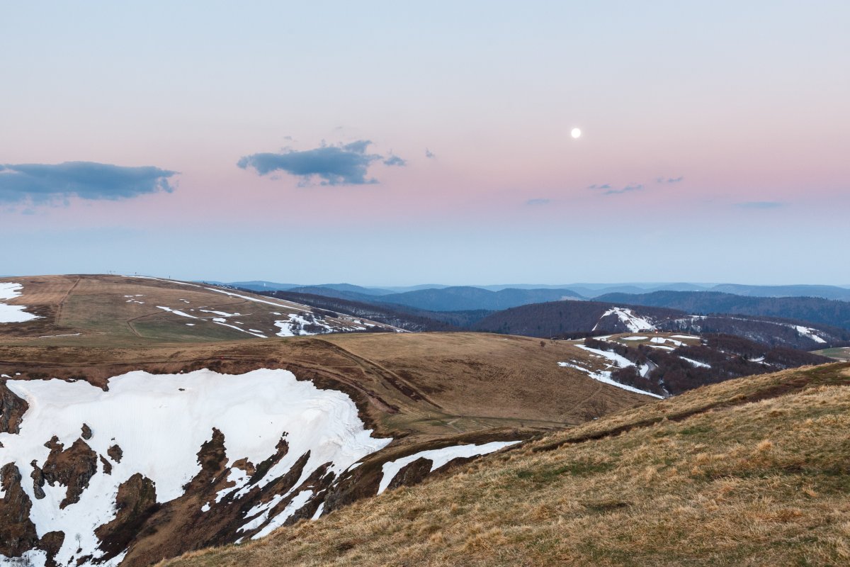 Vollmond über Hohneck und Kastelberg in den Vogesen