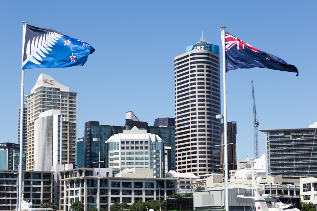 Die alte und vielleicht bald neue Flagge von Neuseeland
