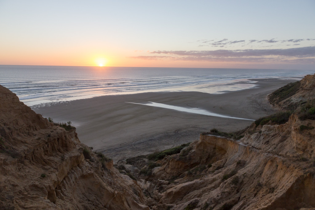 Sonnenuntergang von den Klippen am Baylys Beach