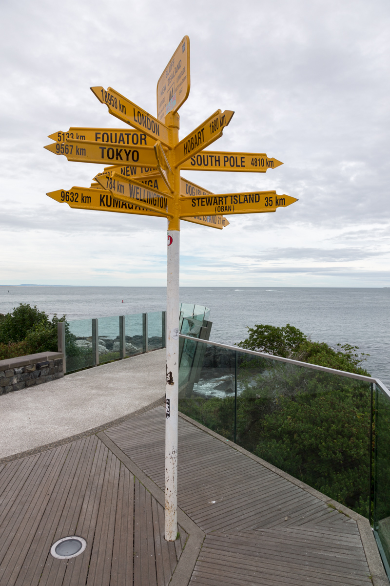 Wegweiser am Stirling Point in Bluff