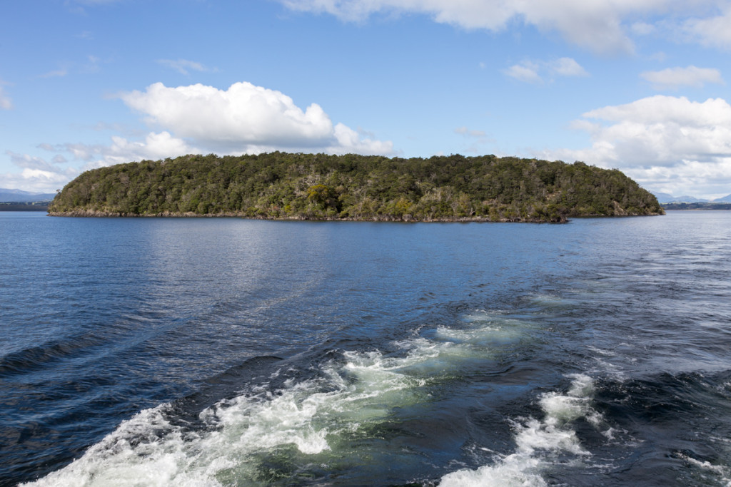 Mit dem Boot geht es über den Lake Te Anau zu den Te Ana Au Caves