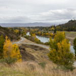 Farbenfroher Weg durch Otago in die Berge