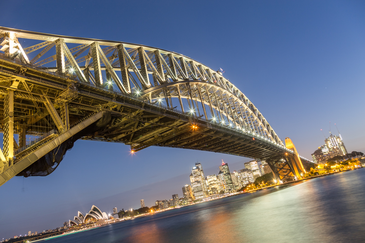 Blaue Stunde an der Sydney Harbour Bridge