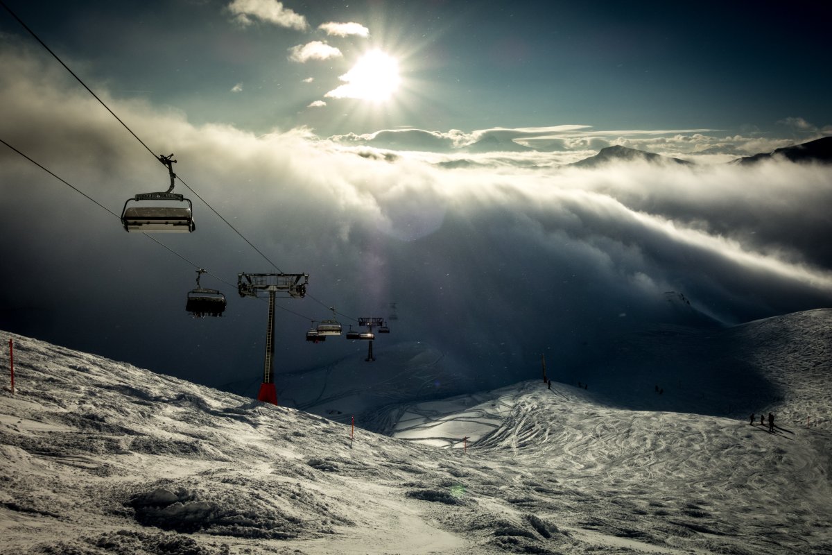 Sesselbahn auf der Lenzerheide im Nebel