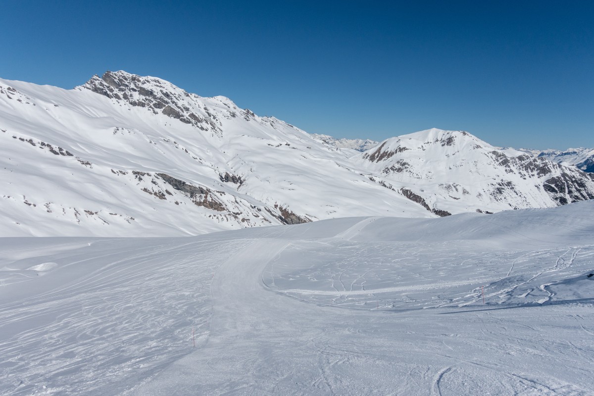 Menschenleere Skipiste in Savognin