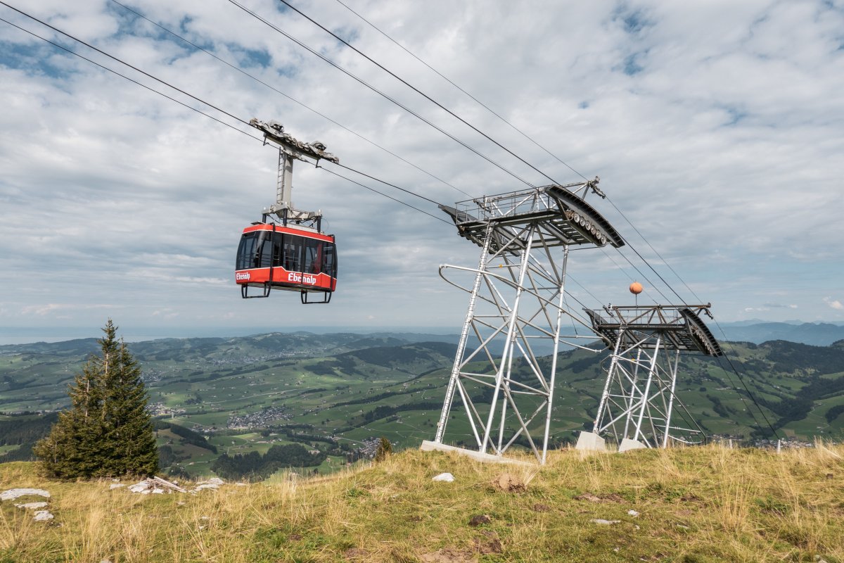 Seilbahn Wasserfallen - Ebenalp in der Ostschweiz