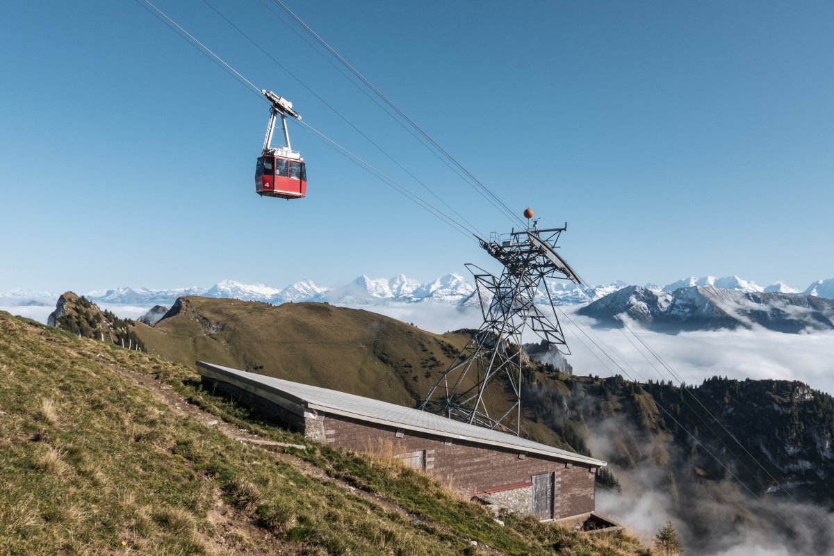 Seilbahn von Erlenbach aufs Stockhorn im Berner Oberland