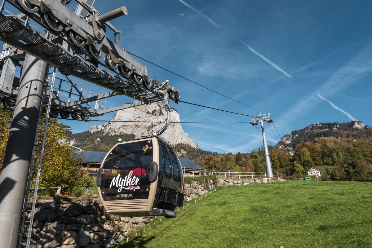 Seilbahn Rotenflue - Grosser Mythen im Blick Seilbahn Rotenflue - Grosser Mythen im Blick