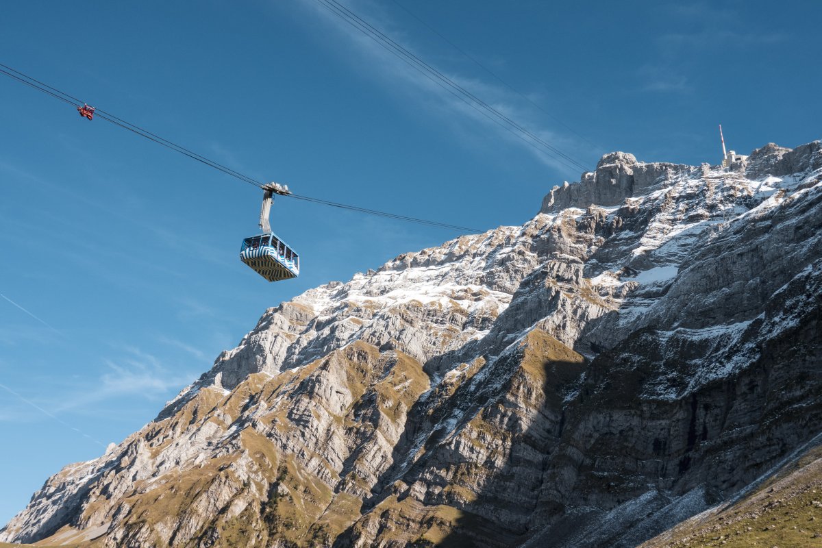 Säntis-Schwebebahn auf der Schwägalp im Herbst