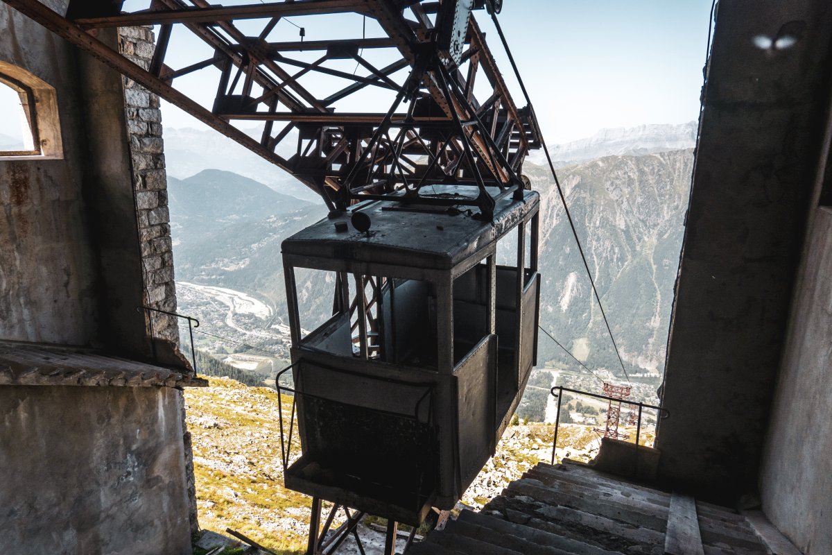 Lost Place Téléphérique des Glaciers in Chamonix